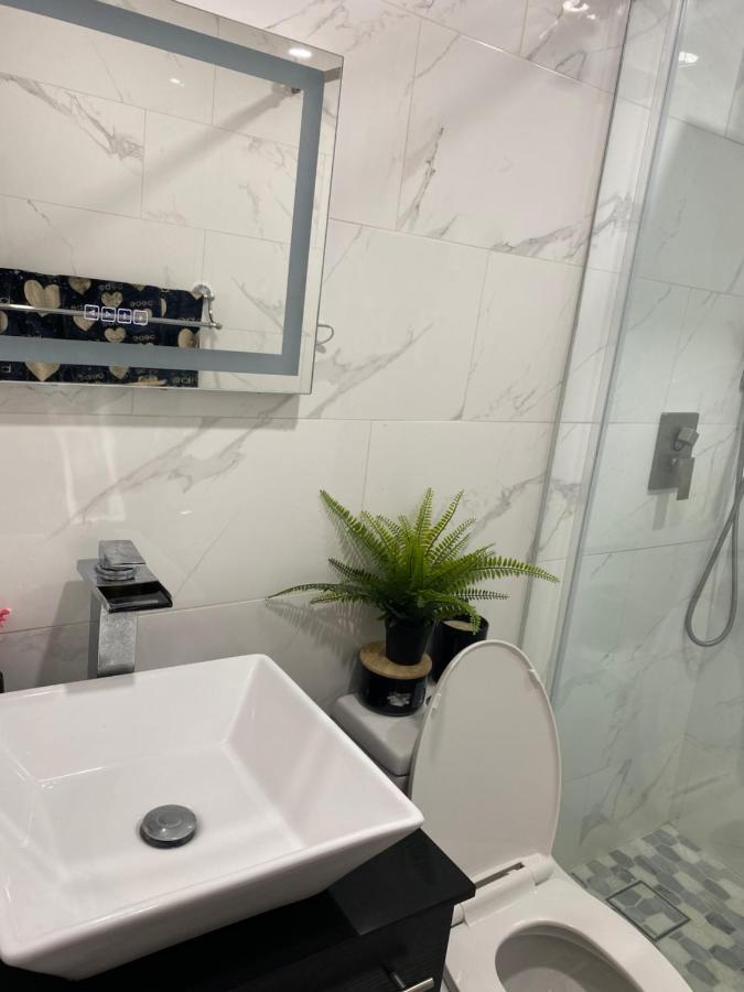 Appartement Beautiful House 7 Min From Miami Airport W Free Parking Extérieur photo