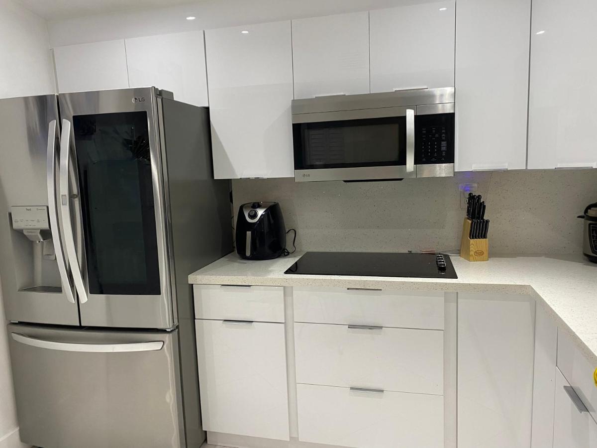 Appartement Beautiful House 7 Min From Miami Airport W Free Parking Extérieur photo