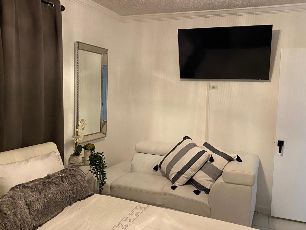 Appartement Beautiful House 7 Min From Miami Airport W Free Parking Extérieur photo